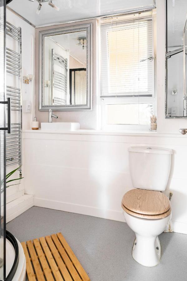 Lovely 1-Bedroom Property With Balcony In West End Glasgow Kültér fotó
