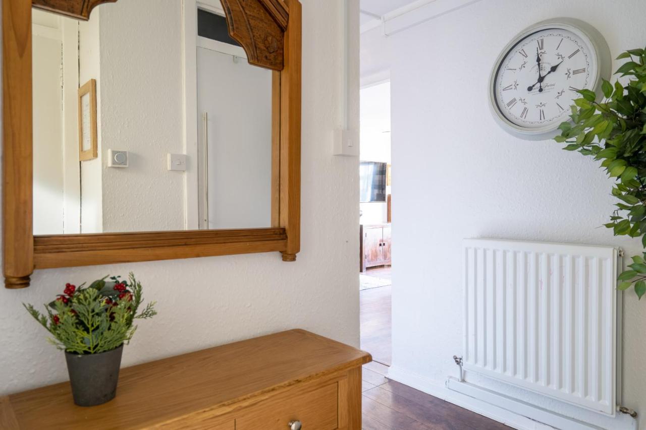 Lovely 1-Bedroom Property With Balcony In West End Glasgow Kültér fotó